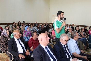 Nizami Rayon İcra Hakimiyyətinin başçısı Coşqun Cəbrayılov növbəti səyyar qəbulda rayon sakinləri ilə görüşüb
