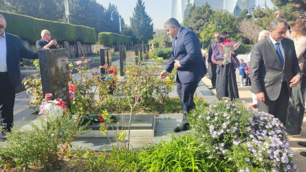 Azərbaycanın Milli Qəhrəmanı Yuri Kovalyovun məzarı ziyarət edilib