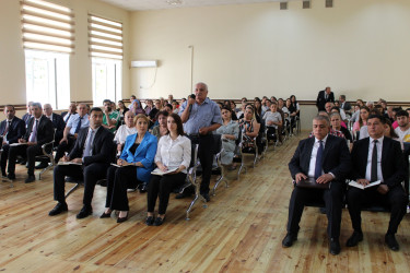 Nizami Rayon İcra Hakimiyyətinin başçısı Coşqun Cəbrayılov növbəti səyyar qəbulda rayon sakinləri ilə görüşüb