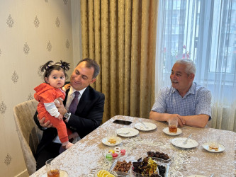 Vətən müharibəsi şəhidi Elsevər Əhədzadənin ailəsi ziyarət edilib