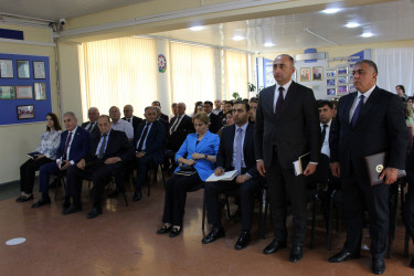 Nizami Rayon İcra Hakimiyyətinin başçısı Coşqun Cəbrayılov sakinlərlə növbəti səyyar qəbul keçirib
