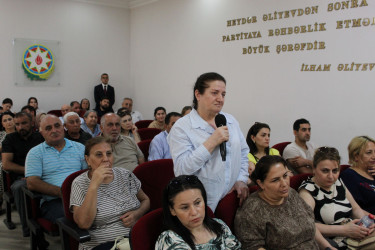 Nizami Rayon İcra Hakimiyyətinin başçısı Coşqun Cəbrayılov növbəti səyyar qəbulda rayon sakinləri ilə görüşüb