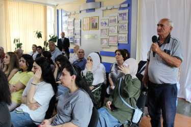 Nizami Rayon İcra Hakimiyyətinin başçısı Coşqun Cəbrayılov sakinlərlə növbəti səyyar qəbul keçirib