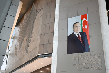 Azərbaycan Respublikasının Prezidenti cənab  İlham Əliyev Mərkəzi Bankın yeni binasının açılışında iştirak edib