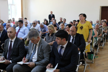 Nizami Rayon İcra Hakimiyyətinin başçısı Coşqun Cəbrayılov sakinlərlə növbəti səyyar qəbul keçirib