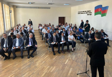 Nizami Rayon İcra Hakimiyyətinin başçısı sakinlərlə növbəti səyyar qəbul keçirib