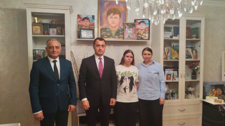 Vətən müharibəsi şəhidi Əliyev Denis Aleksandroviçin ailəsi ziyarət edilib