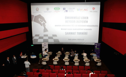Nizami rayonunda Ümummilli Lider Heydər Əliyevin anadan olmasının 103-cü ildönümü münasibətilə məktəblilər arasında şahmat turniri keçirilib