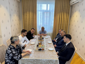 Vətən müharibəsi şəhidi Elsevər Əhədzadənin ailəsi ziyarət edilib