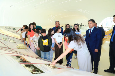Şəhid və qazi övladları Heydər Əliyev Mərkəzini ziyarət ediblər