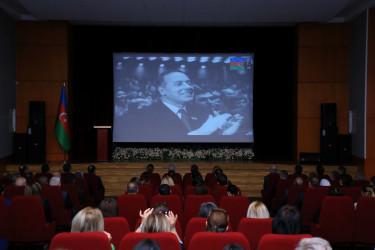 Nizami rayonunda “Ümummilli Lider Heydər Əliyev – tarix yazan və yaradan Dahi Şəxsiyyət” mövzusunda konfrans keçirilib