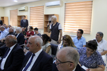 Nizami Rayon İcra Hakimiyyətinin başçısı Coşqun Cəbrayılov rayon sakinləri ilə növbəti səyyar qəbul keçirib