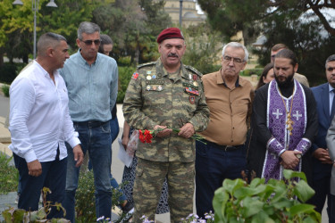 Azərbaycan Respublikasının Milli Qəhrəmanı Yuriy Kovalyovun anım günündə məzarı ziyarət edilib