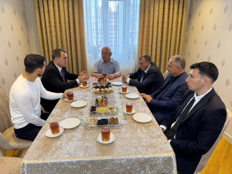 Vətən müharibəsi şəhidi Elsevər Əhədzadənin ailəsi ziyarət edilib