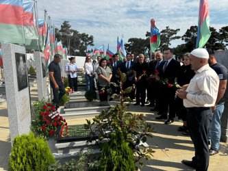 Vətən müharibəsi şəhidi mayor İlkin Rzayevin doğum günündə xatirəsi anılıb