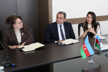 Nizami Rayon İcra Hakimiyyətində “Dövlət qulluğunda vəzifələrin və ehtiyat kadrların idarə edilməsi” mövzusunda təlim keçirilib