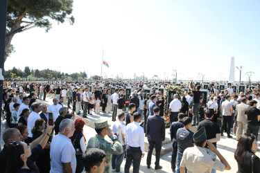 27 Sentyabr – Anım Günü ilə əlaqədar Hərbi Memorial Məzarlıqda şəhidlərin məzarları ziyarət edilib