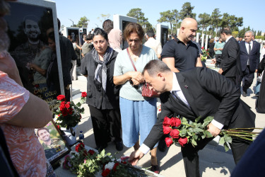 27 Sentyabr – Anım Günü ilə əlaqədar Hərbi Memorial Məzarlıqda şəhidlərin məzarları ziyarət edilib
