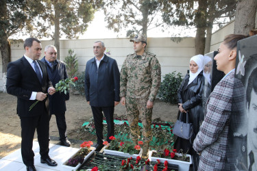 8 Noyabr – Şanlı Zəfər qələbəsinin 5-ci ildönümünü ilə əlaqədar Keşlə Şəhidlər Xiyabanı ziyarət edilib