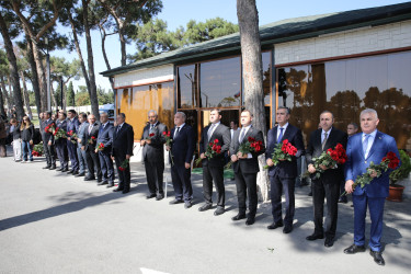27 Sentyabr – Anım Günü ilə əlaqədar Hərbi Memorial Məzarlıqda şəhidlərin məzarları ziyarət edilib