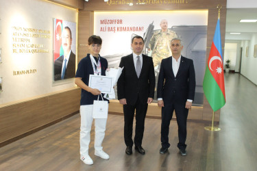 Nizami Rayon İcra Hakimiyyətinin başçısı dünya çempionu Selcan Babayeva ilə görüşüb