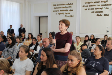 Nizami Rayon İcra Hakimiyyətinin başçısı Coşqun Cəbrayılov rayon sakinləri ilə növbəti səyyar qəbul keçirib