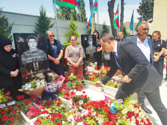 Vətən müharibəsi şəhidi Alı Həsənlinin doğum günündə məzarı ziyarət edilib