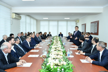 Nizami rayon sahibkarları ilə Rayon İcra Hakimiyyətində dəyirmi masa keçirilib