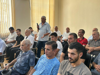 Nizami Rayon İcra Hakimiyyətinin başçısı sakinlərlə növbəti səyyar qəbul keçirib