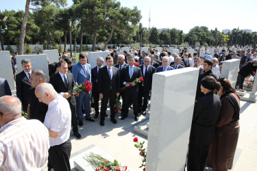 27 Sentyabr – Anım Günü ilə əlaqədar Hərbi Memorial Məzarlıqda şəhidlərin məzarları ziyarət edilib