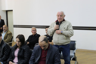 İcra Hakimiyyətinin başçısı Coşqun Cəbrayılov rayon sakinləri ilə növbəti səyyar qəbul keçirib