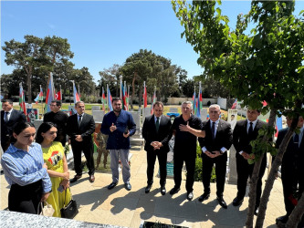 Vətən müharibəsi şəhidi Əsəd Mahir oğlu Əsədlinin doğum günündə xatirəsi anılıb