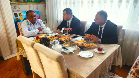 Vətən müharibəsi şəhidi Alı Həsənlinin ailəsi ziyarət olunub