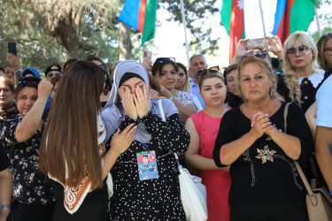 Birinci Qarabağ müharibəsində şəhid olmuş hərbi qulluqçu Abbasov Məhərrəm Abbas oğlu Nizami rayonunun Keşlə Şəhidlər Xiyabanında torpağa tapşırılıb