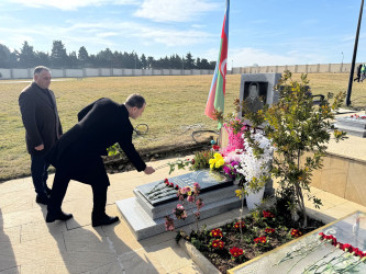 Vətən müharibəsi qəhrəmanı, şəhid baş leytenant Azad Hümbətovun doğum günü ilə əlaqədar əziz xatirəsi yad edilib