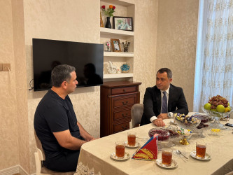 Antiterror əməliyyatları zamanı yaralanan polis serjantı Cavid Talıbov evində ziyarət edilib
