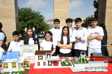 II Makeathon Nizami Festivalında rayon məktəbliləri və gənclərinin “Smart city” və “Sərbəst layihə” istiqamətləri üzrə hazırladıqları layihələr nümayiş etdirilib
