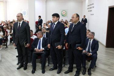 Nizami Rayon İcra Hakimiyyətinin başçısı Coşqun Cəbrayılov növbəti səyyar qəbulda rayon sakinləri ilə görüşüb
