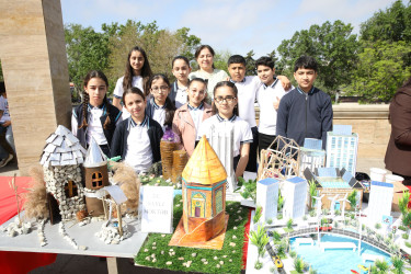 II Makeathon Nizami Festivalında rayon məktəbliləri və gənclərinin “Smart city” və “Sərbəst layihə” istiqamətləri üzrə hazırladıqları layihələr nümayiş etdirilib