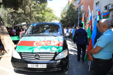 Birinci Qarabağ müharibəsində şəhid olmuş hərbi qulluqçu Abbasov Məhərrəm Abbas oğlu Nizami rayonunun Keşlə Şəhidlər Xiyabanında torpağa tapşırılıb