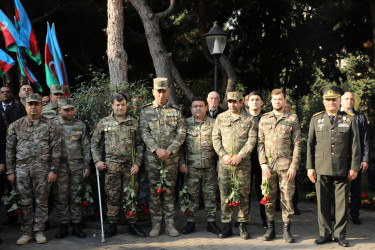 8 Noyabr – Şanlı Zəfər qələbəsinin 5-ci ildönümünü ilə əlaqədar “Nizami Rayon Vətən Müharibəsi Şəhidləri” Memorial Kompleksini ziyarət edilib