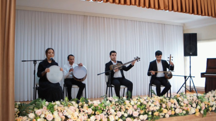 Nizami rayonunda “Heydər Əliyev və Azərbaycan tarixi” mövzusunda referat yazı müsabiqəsinin yekun mərhələsi keçirilib