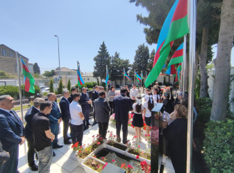 Vətən müharibəsi şəhidi Elsevər Əhədzadənin doğum günündə məzarı ziyarət edilib