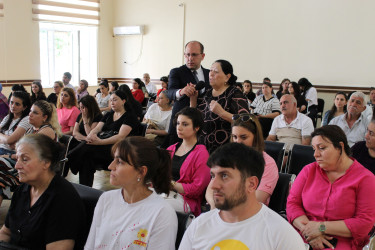 Nizami Rayon İcra Hakimiyyətinin başçısı Coşqun Cəbrayılov növbəti səyyar qəbulda rayon sakinləri ilə görüşüb