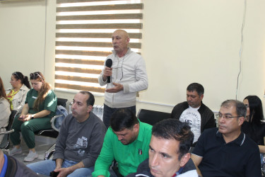 Nizami Rayon İcra Hakimiyyətinin başçısı Coşqun Cəbrayılov növbəti səyyar qəbulda rayon sakinləri ilə görüşüb