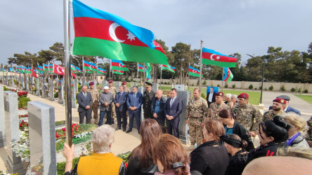 Vətən müharibəsi şəhidi Vüqar Cəfərovun ildönümü ilə əlaqədar məzarı ziyarət edilib