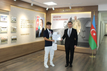 Nizami Rayon İcra Hakimiyyətinin başçısı dünya çempionu Selcan Babayeva ilə görüşüb