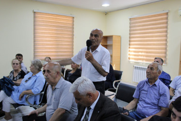 Nizami Rayon İcra Hakimiyyətinin başçısı Coşqun Cəbrayılov rayon sakinləri ilə növbəti səyyar qəbul keçirib