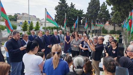Vətən müharibəsi şəhidi Alı Həsənlinin doğum günündə məzarı ziyarət edilib