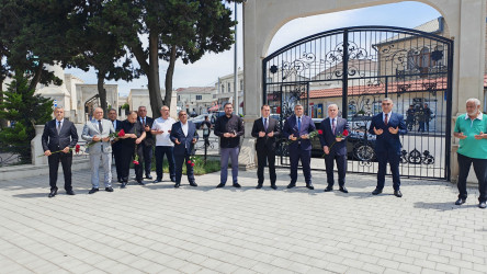 Vətən müharibəsi şəhidi Alı Həsənlinin doğum günündə məzarı ziyarət edilib